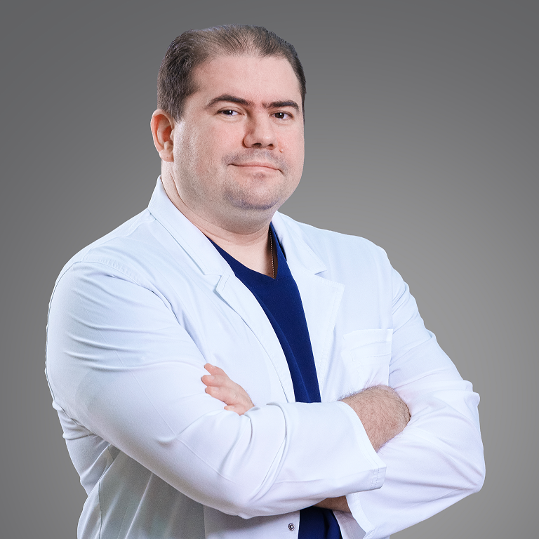 Dr. Hernán Hernández